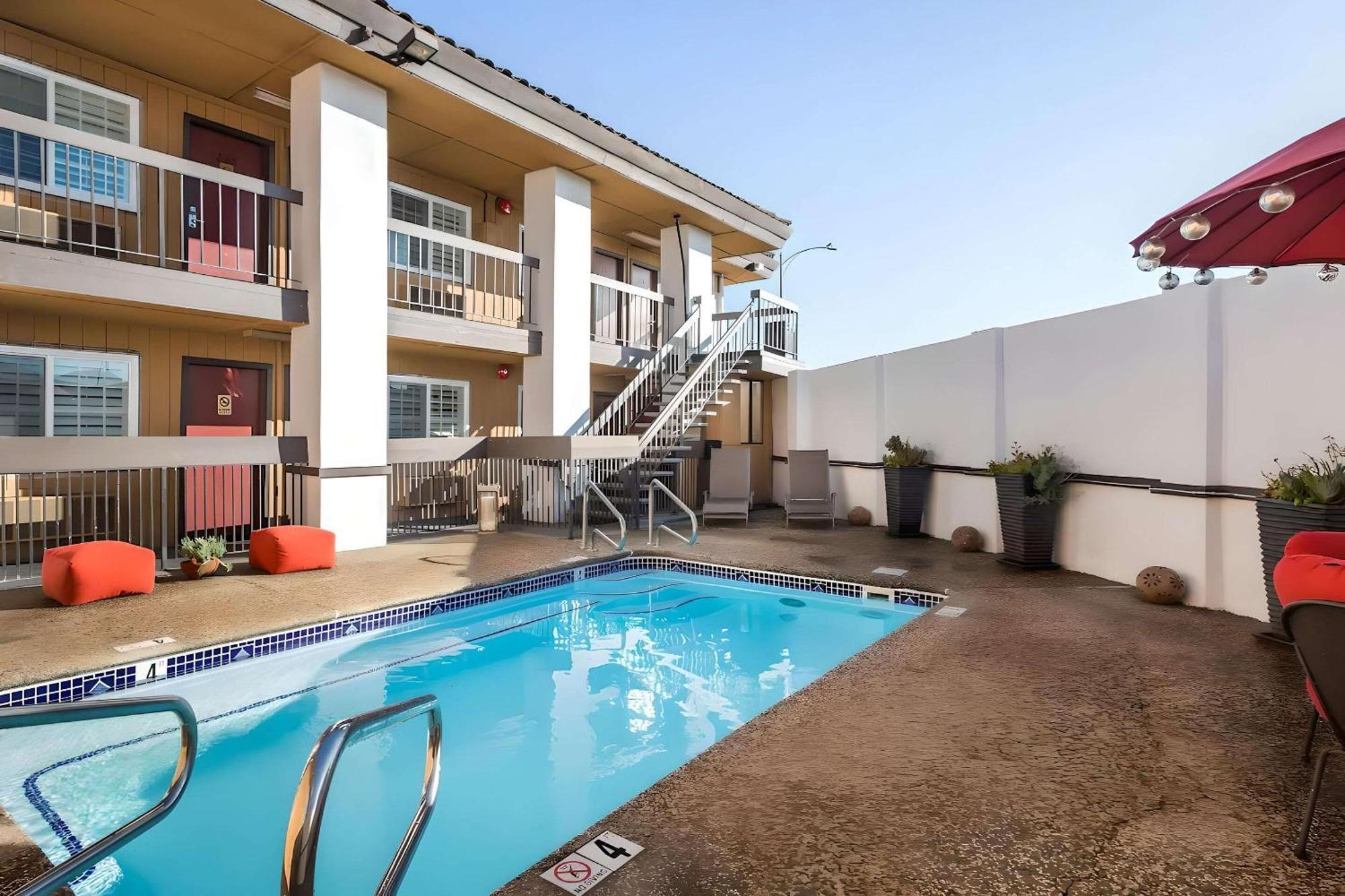 Rodeway Inn San Jose Hwy-101 Tully Rd Exit ภายนอก รูปภาพ